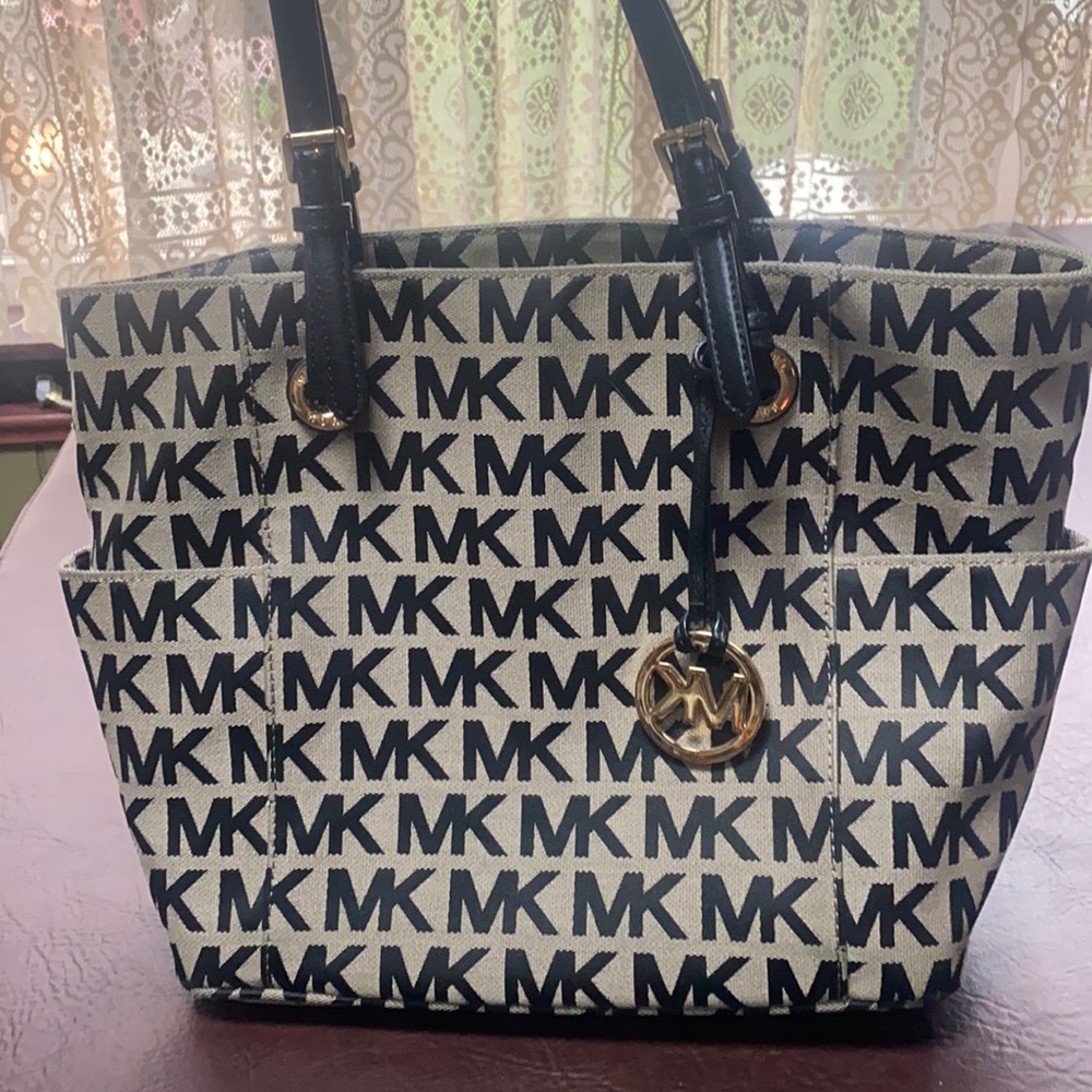 Michael kors tote